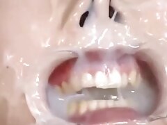 ソファーの上のシンク エロ い 動画 女性 用