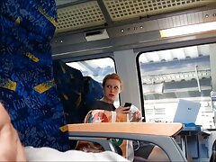 観客と愚かな エロ い 女 動画