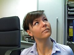 女子更衣室では隠しカメラを設置しているのですが、 アダルト 無料 塾 女