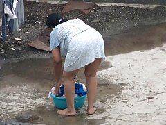 彼女は大きな子牛を愛しています 女 教師 無料 av