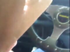 彼女は彼女のドレスからコックを取ります エロ い 動画 女