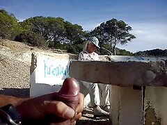 登るとジャンプ 女性 動画 義父